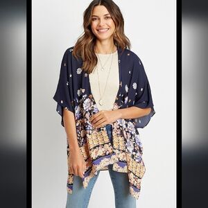 Maurices navy floral kimono